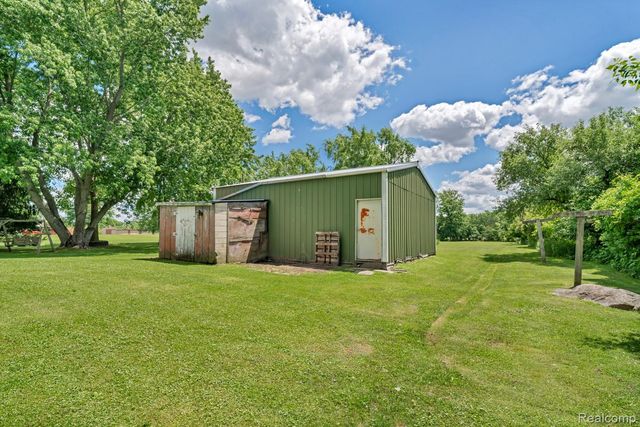 15387 Schultz Road, Berlin Township, MI 48002