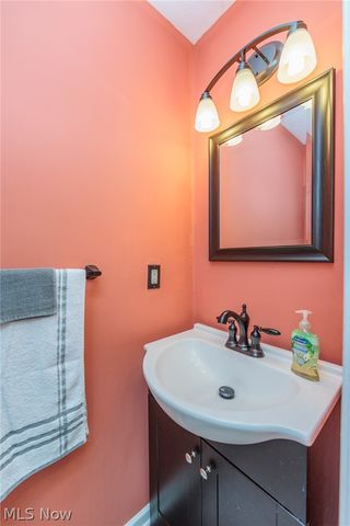 5410 Fountain Circle, North Ridgeville, OH 44039