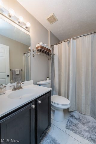 5410 Fountain Circle, North Ridgeville, OH 44039