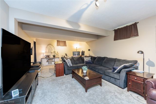 5410 Fountain Circle, North Ridgeville, OH 44039