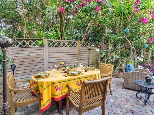 156 Amblewood Ln # 704, Naples, FL 34105
