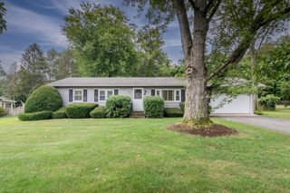 41 Oak Rd, Longmeadow, MA 01106