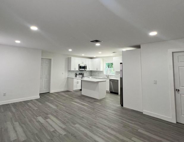 2801 Avenue Q Avenue, Fort Pierce, FL 34947