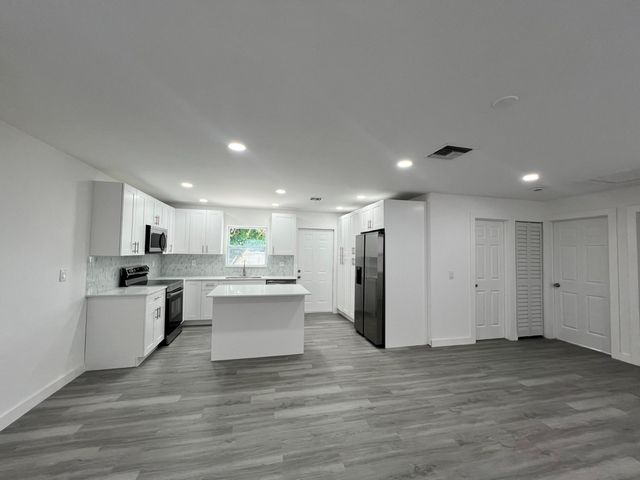 2801 Avenue Q Avenue, Fort Pierce, FL 34947