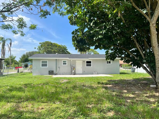2801 Avenue Q Avenue, Fort Pierce, FL 34947