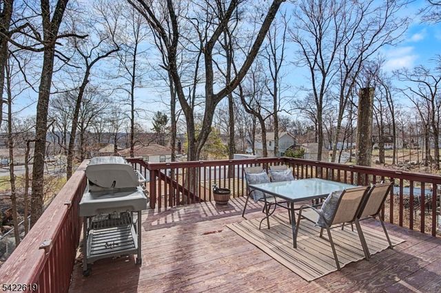 635 Brooklyn Mountain Rd, Hopatcong Boro, NJ 07843