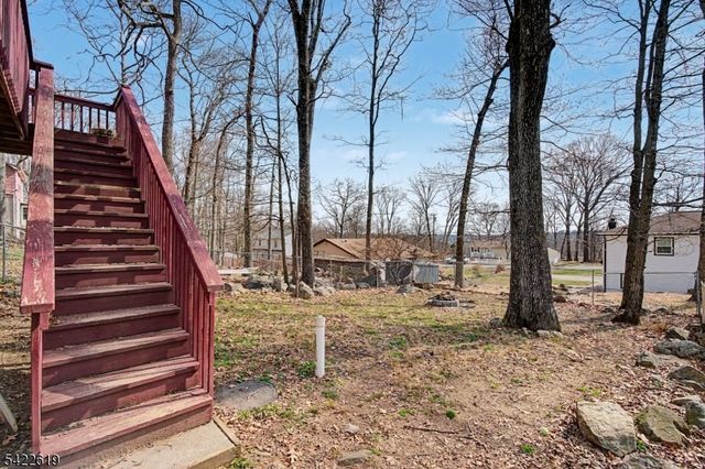 635 Brooklyn Mountain Rd, Hopatcong Boro, NJ 07843