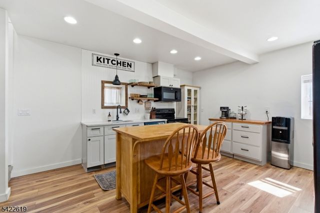 635 Brooklyn Mountain Rd, Hopatcong Boro, NJ 07843