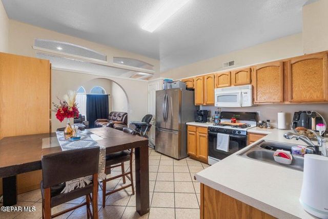 2297 Lisa Sherr Street, El Paso, TX 79938