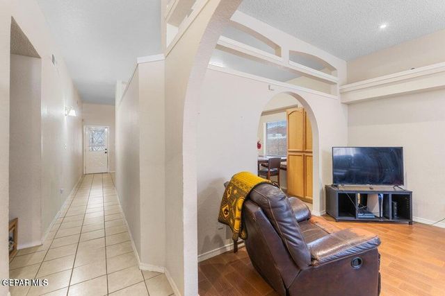 2297 Lisa Sherr Street, El Paso, TX 79938