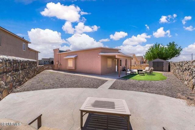 2297 Lisa Sherr Street, El Paso, TX 79938