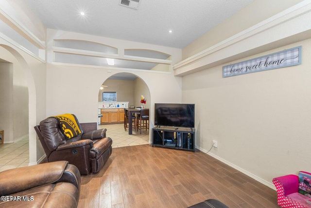 2297 Lisa Sherr Street, El Paso, TX 79938