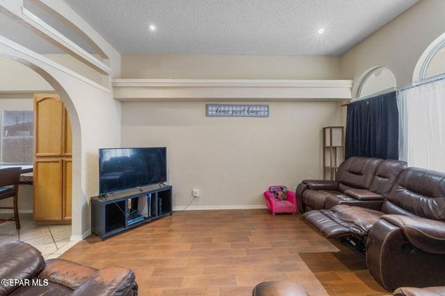 2297 Lisa Sherr Street, El Paso, TX 79938