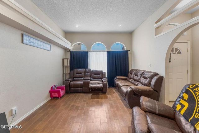 2297 Lisa Sherr Street, El Paso, TX 79938