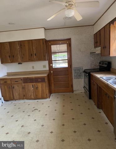 601 E LAKESHORE DR, Browns Mills, NJ 08015