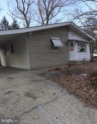 601 E LAKESHORE DR, Browns Mills, NJ 08015