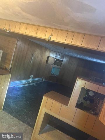 601 E LAKESHORE DR, Browns Mills, NJ 08015