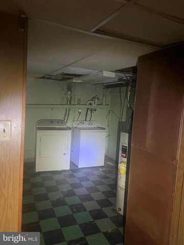 601 E LAKESHORE DR, Browns Mills, NJ 08015