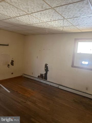 601 E LAKESHORE DR, Browns Mills, NJ 08015