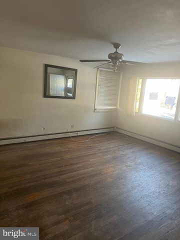 601 E LAKESHORE DR, Browns Mills, NJ 08015