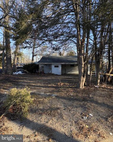 601 E LAKESHORE DR, Browns Mills, NJ 08015