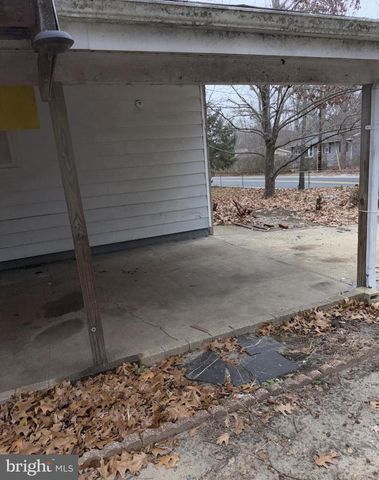 601 E LAKESHORE DR, Browns Mills, NJ 08015