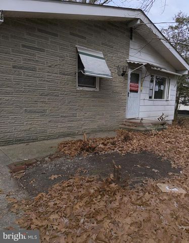 601 E LAKESHORE DR, Browns Mills, NJ 08015