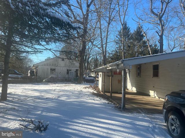 601 E LAKESHORE DR, Browns Mills, NJ 08015