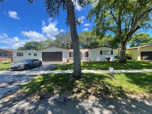 9301 SW 54th Street, Cooper City, FL 33328