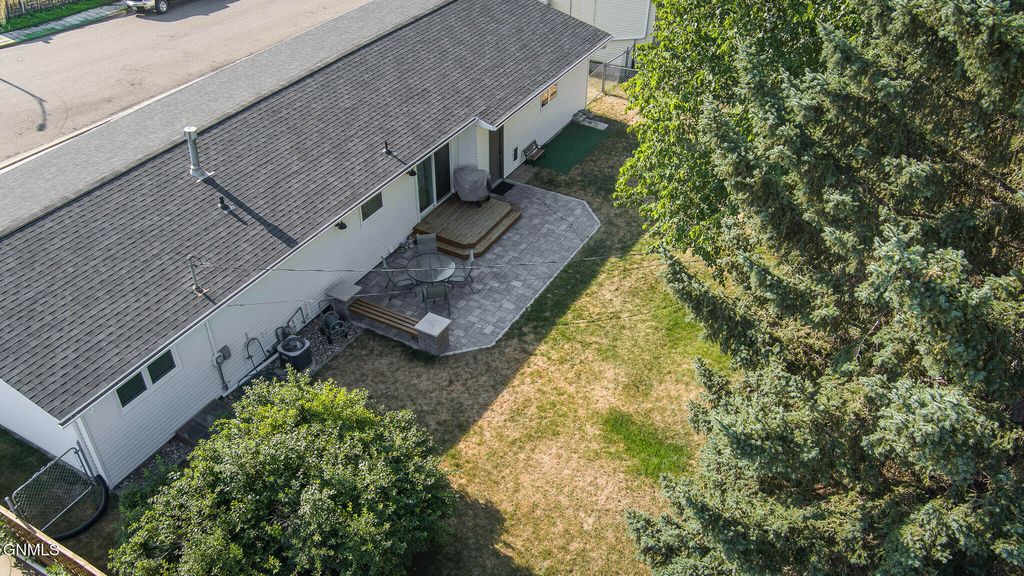 1713 5th Avenue NW, Mandan, ND 58554 photo 5