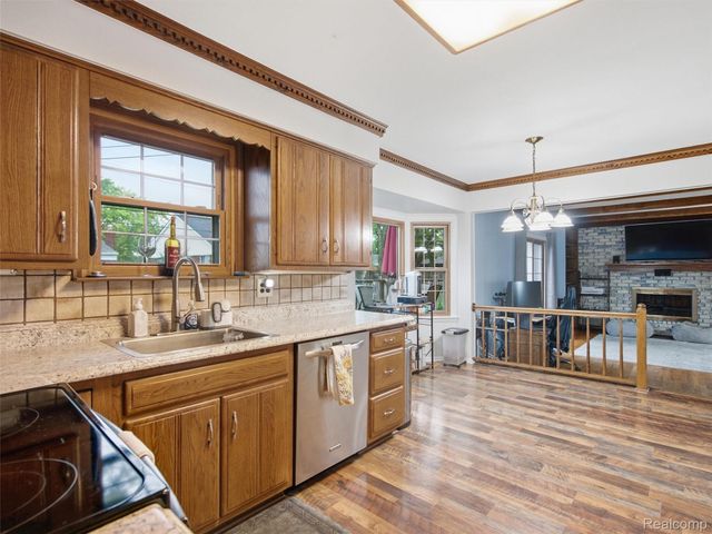 18529 Dogwood, Fraser, MI 48026
