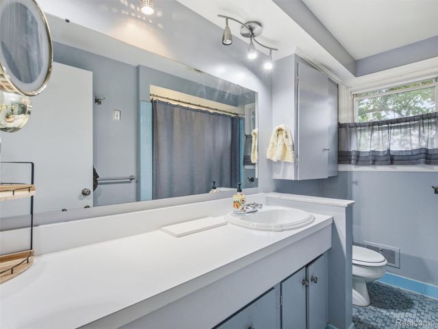 18529 Dogwood, Fraser, MI 48026