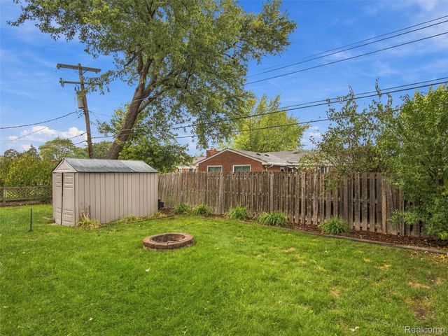 18529 Dogwood, Fraser, MI 48026
