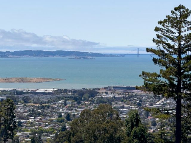 479 Kentucky Ave, Berkeley, CA 94707