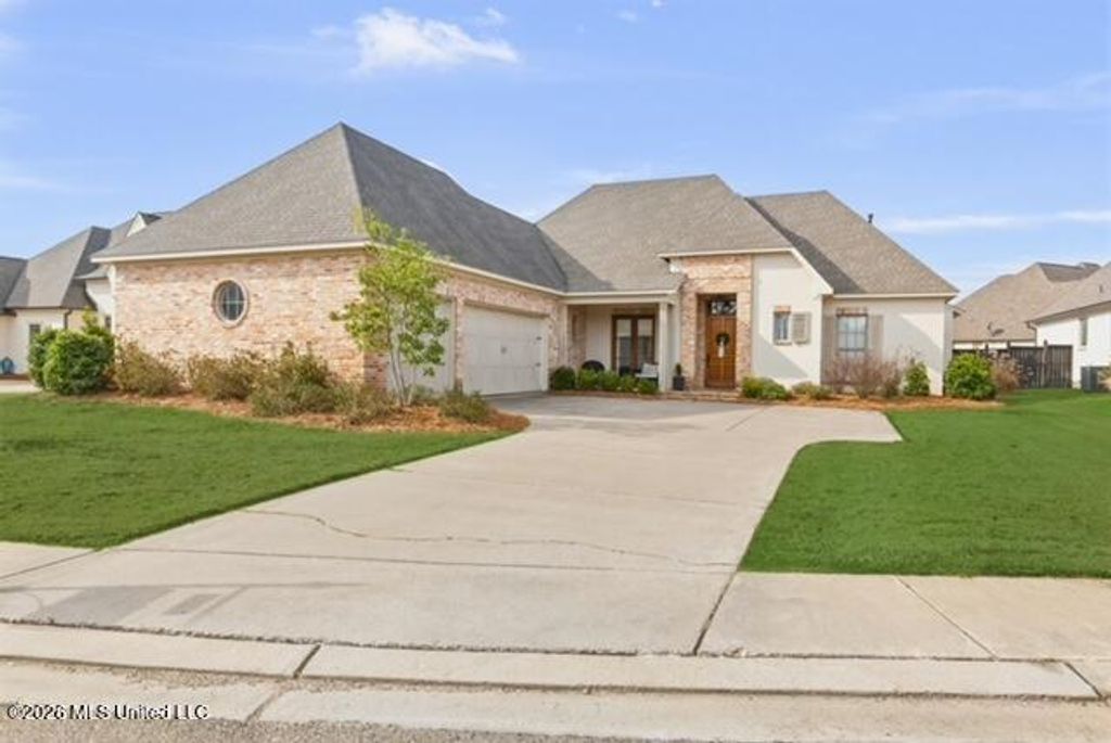 1004 Sapphire Crossing, Flowood, MS 39232