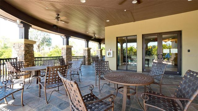 5517 LOS ROBLES COURT, Palmetto, FL 34221