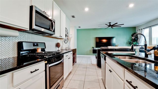 5517 LOS ROBLES COURT, Palmetto, FL 34221