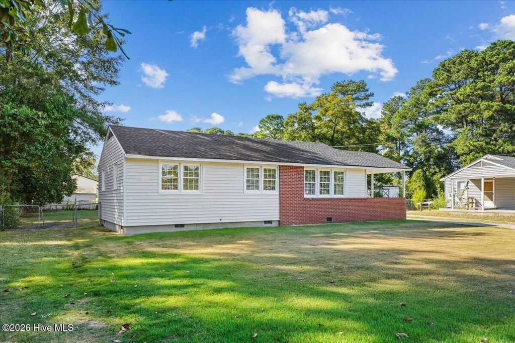 1305 N Robin Street, Goldsboro, NC 27534