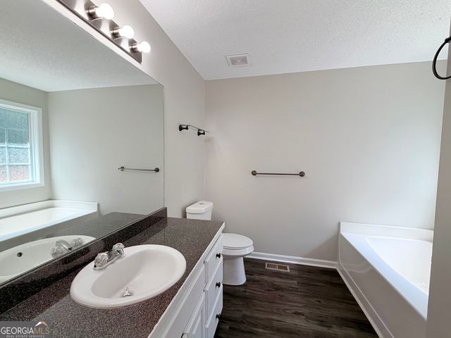 11 Woodvine Court, White, GA 30184