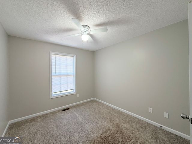 11 Woodvine Court, White, GA 30184