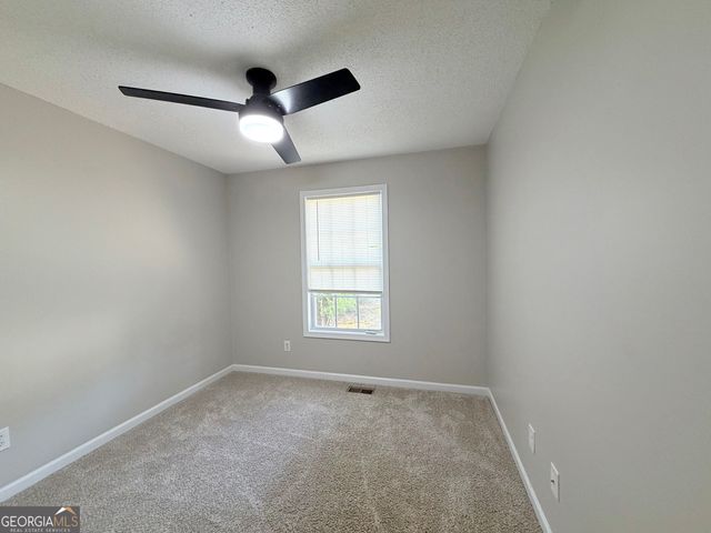11 Woodvine Court, White, GA 30184