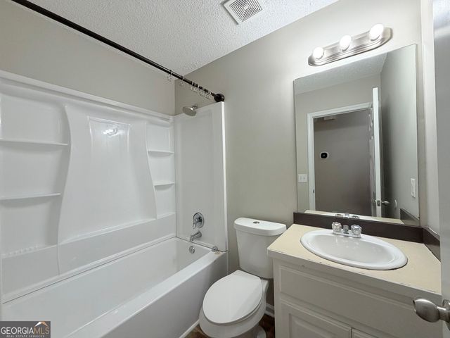 11 Woodvine Court, White, GA 30184