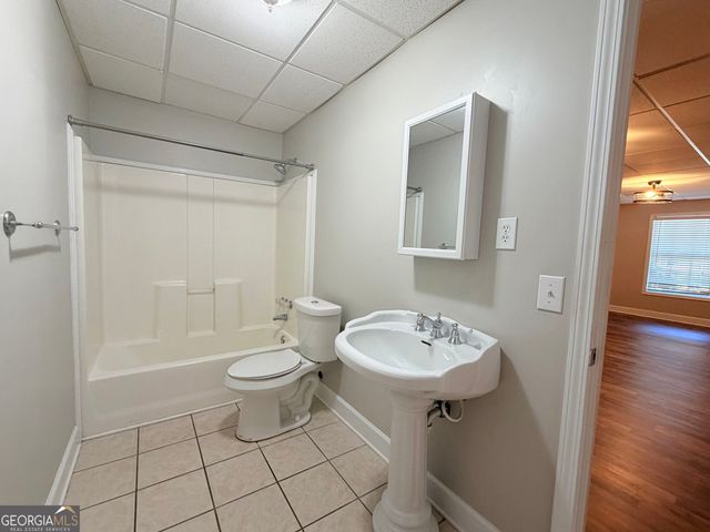 11 Woodvine Court, White, GA 30184