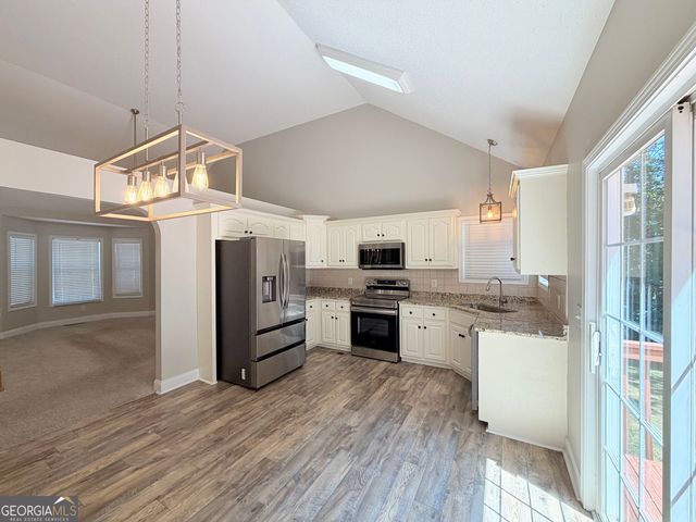 11 Woodvine Court, White, GA 30184