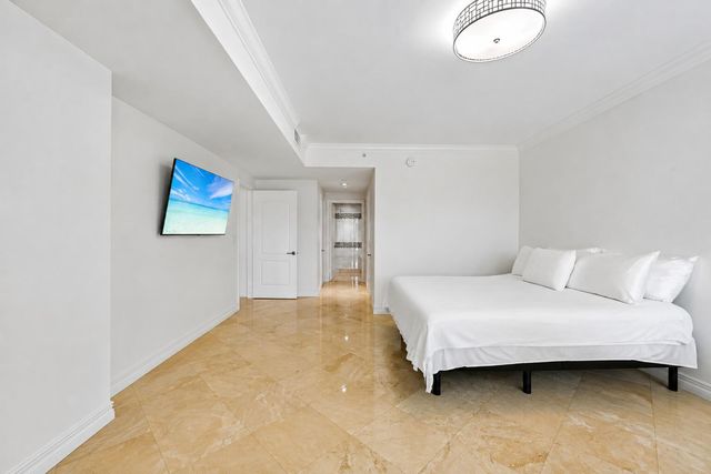 550 SE Mizner Boulevard B206, Boca Raton, FL 33432