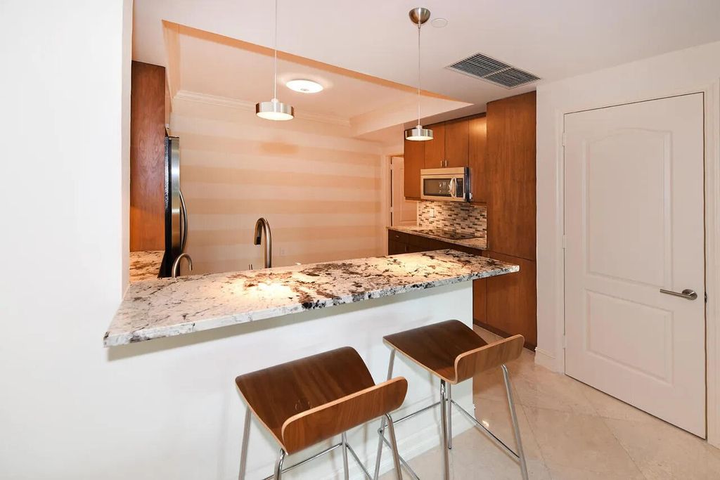 550 SE Mizner Boulevard B206, Boca Raton, FL 33432