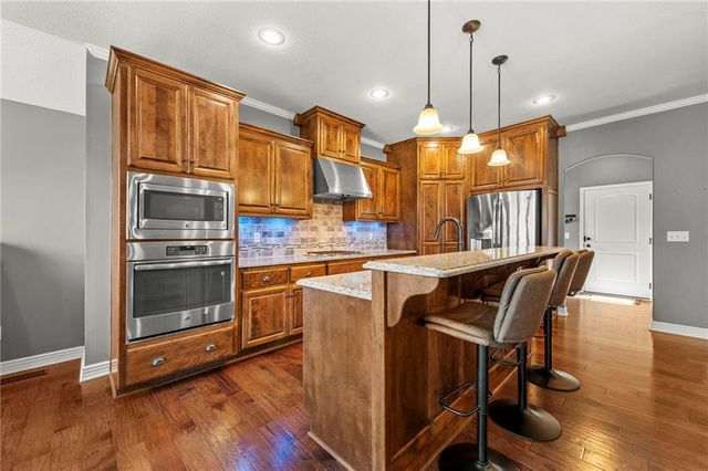 902 Buckeye Lane, Pleasant Hill, MO 64080