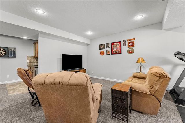 902 Buckeye Lane, Pleasant Hill, MO 64080