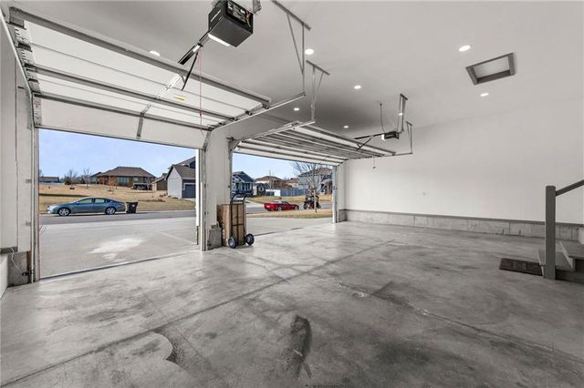 902 Buckeye Lane, Pleasant Hill, MO 64080