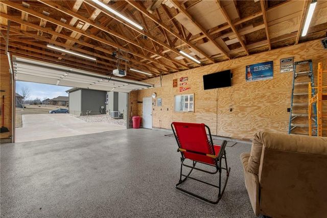 902 Buckeye Lane, Pleasant Hill, MO 64080